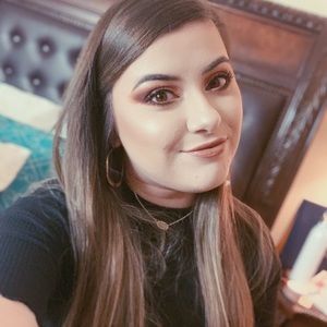 Meet your Posher, Kayla